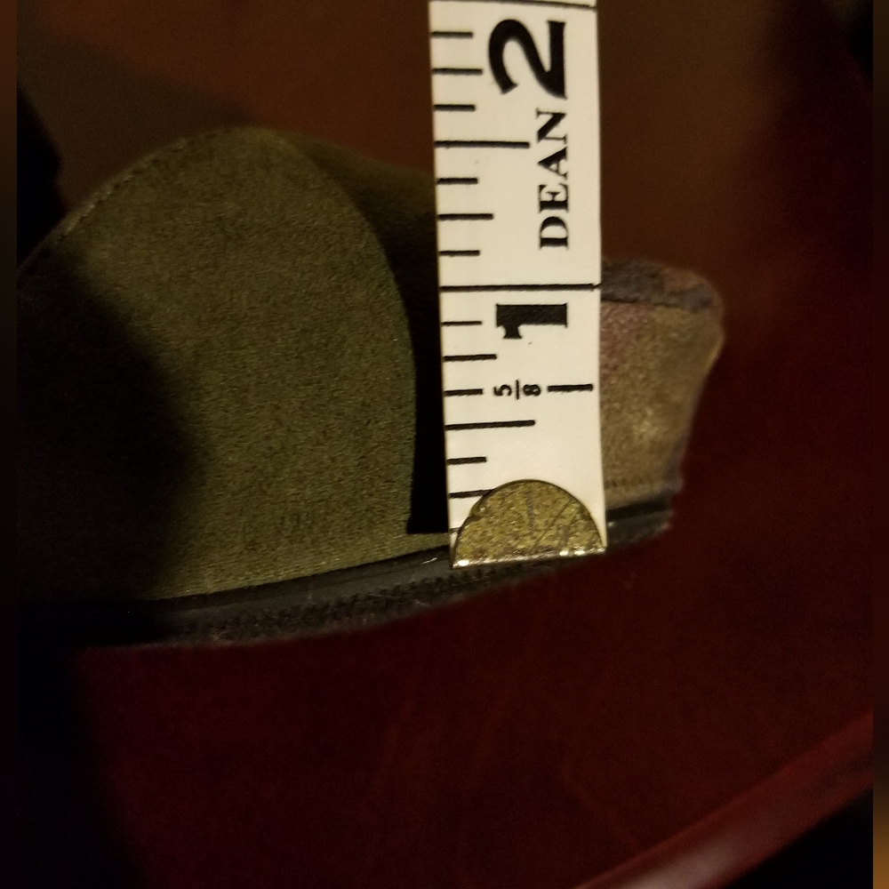 Like new Nine West Camo Colored Platform Wedges, Size 5.5 - Picture 11 of 11
